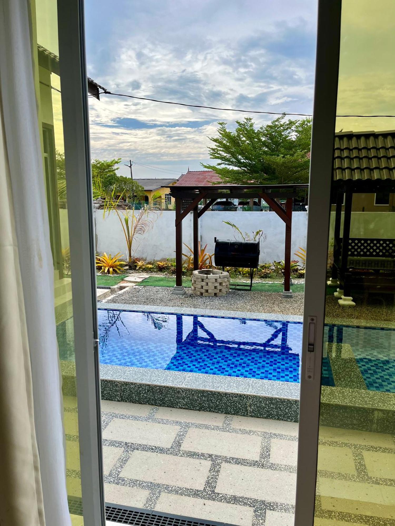 The Broms Villa Kuala Terengganu Exterior foto